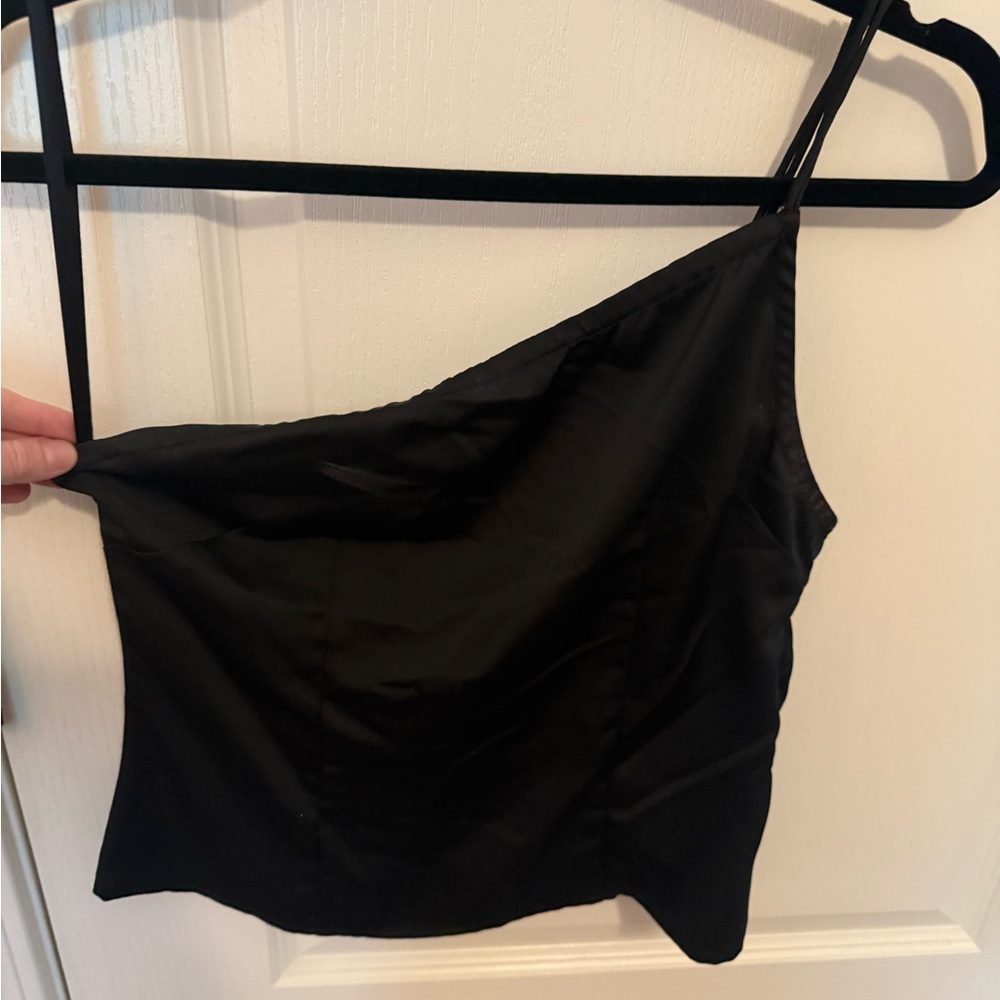 Super Down Black One-Shoulder Top